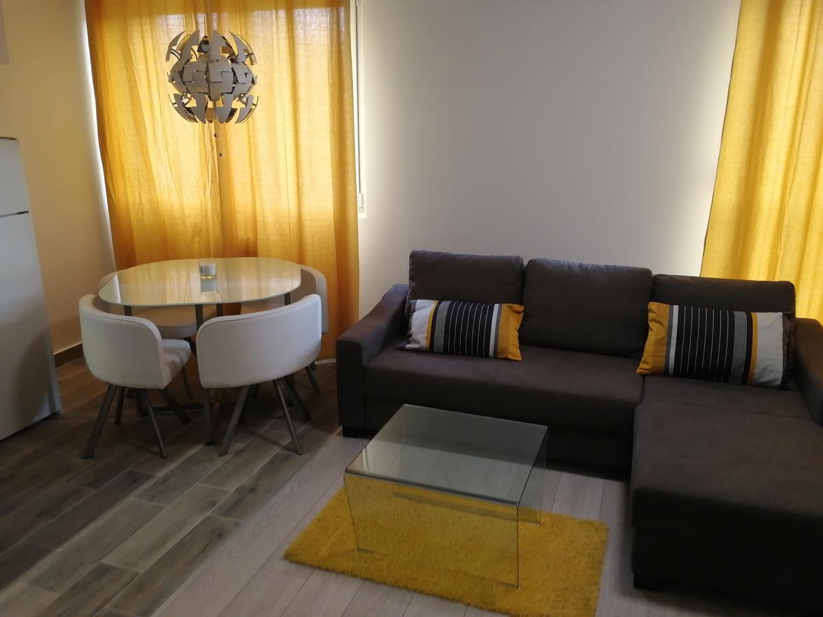 Apartment Oasis Banovo Brdo-Ada Ciganlija 베오그라드 외부 사진