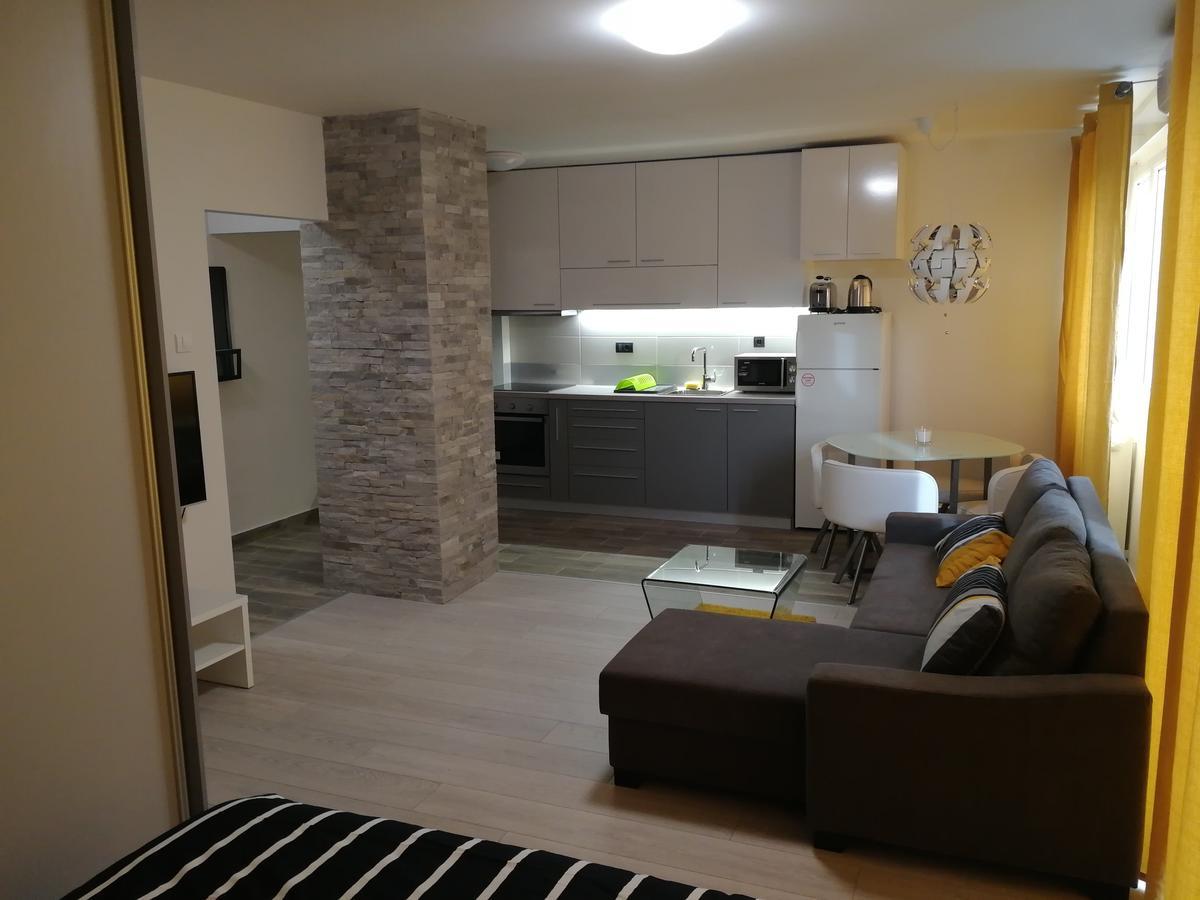 Apartment Oasis Banovo Brdo-Ada Ciganlija 베오그라드 외부 사진