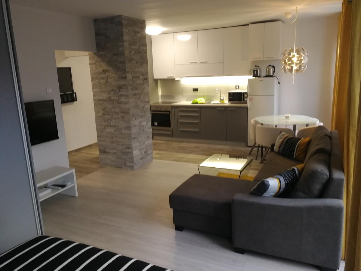 Apartment Oasis Banovo Brdo-Ada Ciganlija 베오그라드 외부 사진